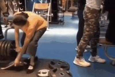 Когда ты: 1. Спортивен. 2. Накачен. и 3. Заслуженно гордишься собою.