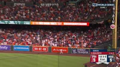 [Highlight] [Highlight] Realmuto hits a solo shot to give the Phillies a 6-5 lead in the 10th inning!