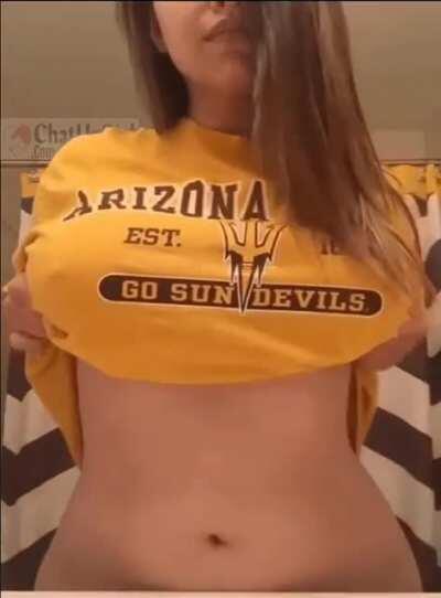 Pretty Babe Drop Boobs