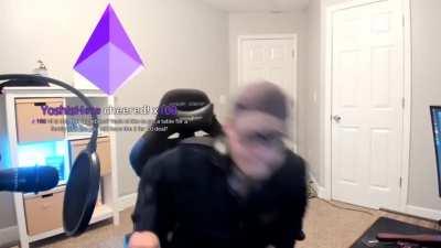 streamer tells his stream that he looks good, they react