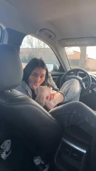 Do you like when I suck them ?😌