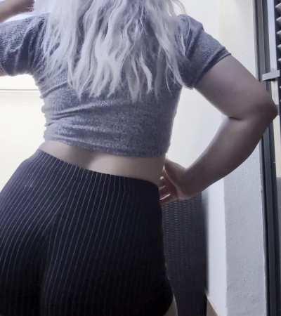 I would like to dance with you 