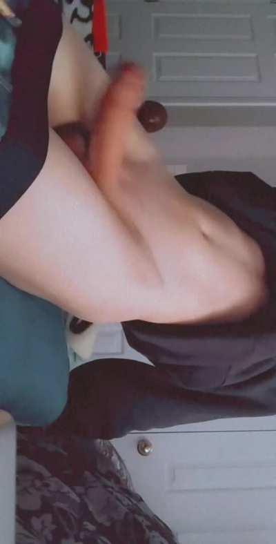 it's femboy friday!!!