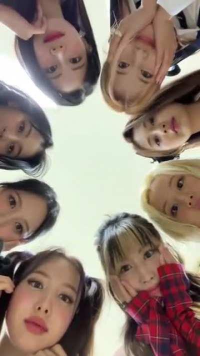 211206 YouTube Update - TWICE Playing 