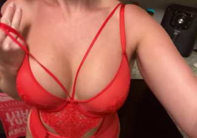 Would you paint my lips or my boobies with your cum :) 19 OC