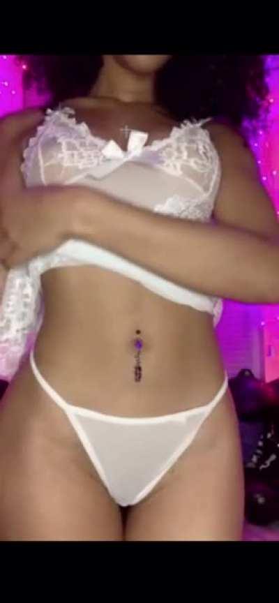 Y’all kn0w who she is 👀😈; upvote for the rest of the video