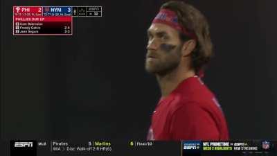 [Highlight] Bryce Harper makes a great sliding catch and inadvertently shows off his nice hair