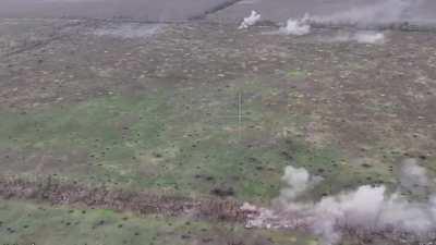 RU POV: Two Russian tanks firing from tree-line towards fortified positions near Krakhmalnoye and Stelmakhovka at Kupyansk (Drone)