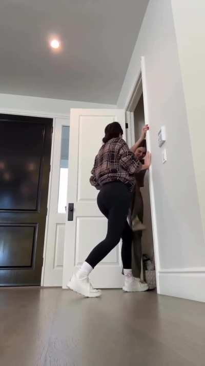 Kendall and Kylie jenner 