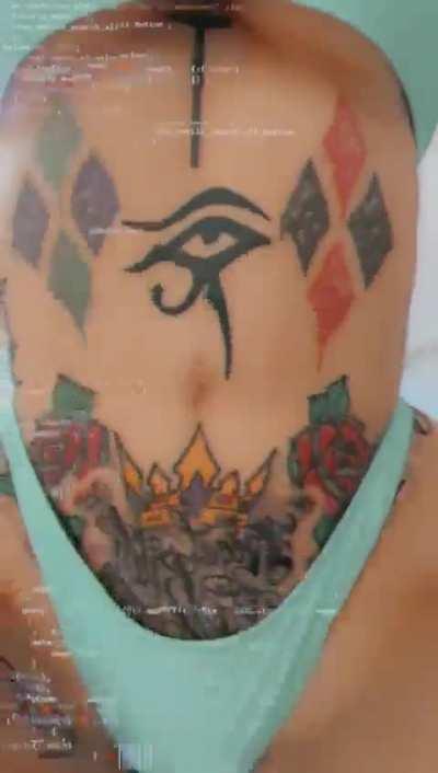 Hayley B (@thehayleyb)