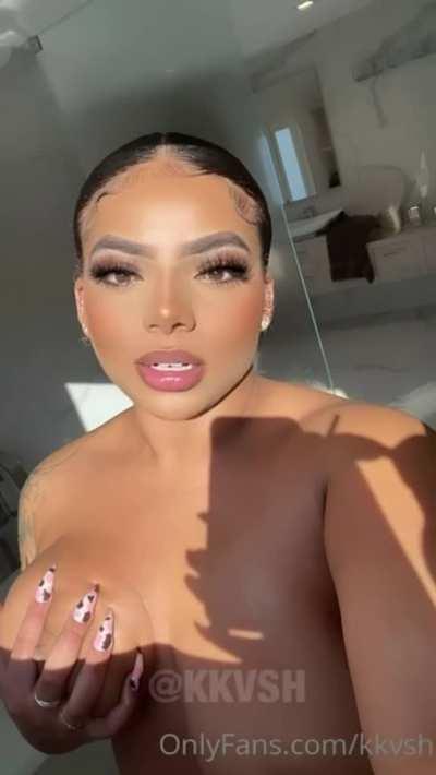 Sun kissed☀️Her full, up to date OF content folder⬇️