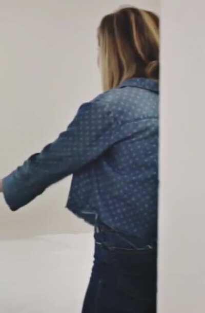 She looks amazing in tight jeans