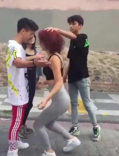 Sevgiliniz/kardeşiniz böyle bi video çekse tepkiniz ne olur