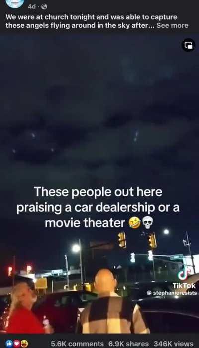 Fruitcakes mistake spotlights for Angels 