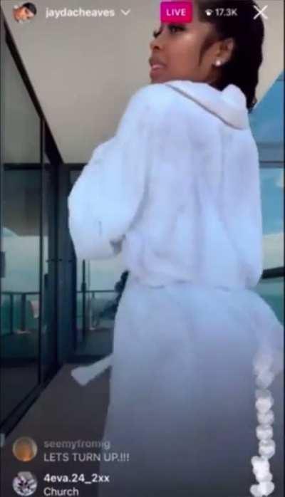 Make it clap 👏 🍑