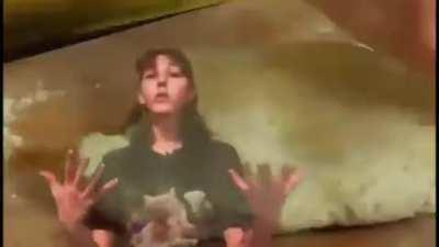 I like Caroline's discord & I love SharkTank!