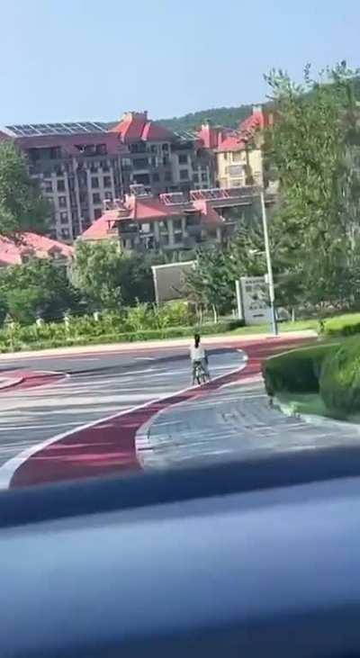 to use brakes on a bicycle