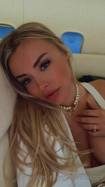 Corinna Kopf - Ch3ck c0mm3nt