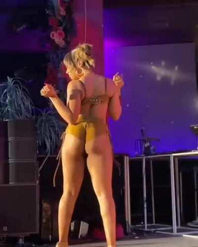 I Love The Way Big Momma Throws That Black Booty.. Any Boys Down To Get Filthy & Gay?! We Can Mic Chat🎤📞😈. [wickr- filthy4buds2] [DM For Instagram] [DM For Snapchat]