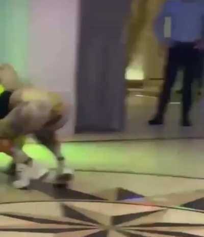 Shakin her ass at a wedding😈love how slutty she is🍑