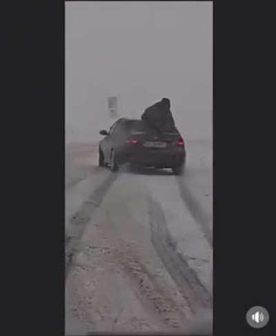 Ingineri la BMW Romania testeaza noul model de tractiune inteligenta... 🤦🏻‍♂️😁