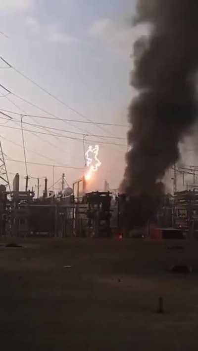 400,000 volt short circuit arc