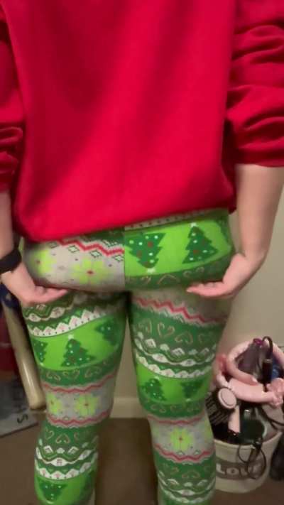 jiggle buns jiggle buns jiggle all the way. Merry Christmas everyone