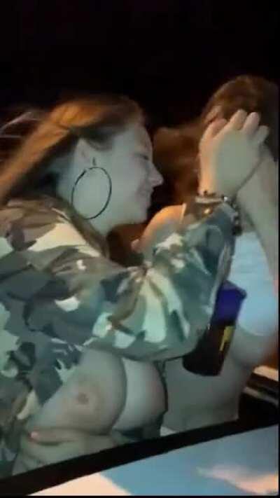 I Need To Hang Out With These Girls.