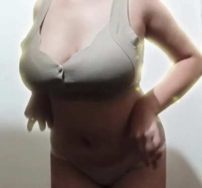 Just a tease, where heaven stays out of reach 🙈👀