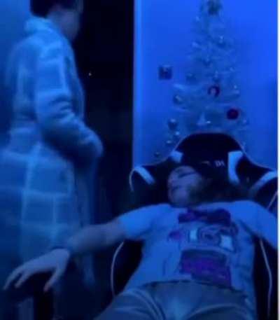 Oldest trick in the book [Credit: u/icu451]