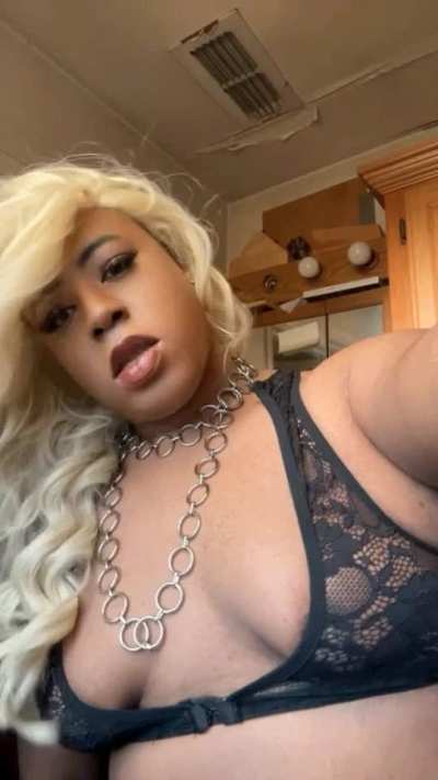 Black gurls with blonde hair 😗