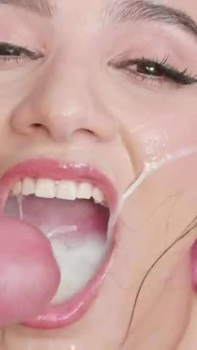 Min Galilea Almost Drowns in 46 Loads of Cum...