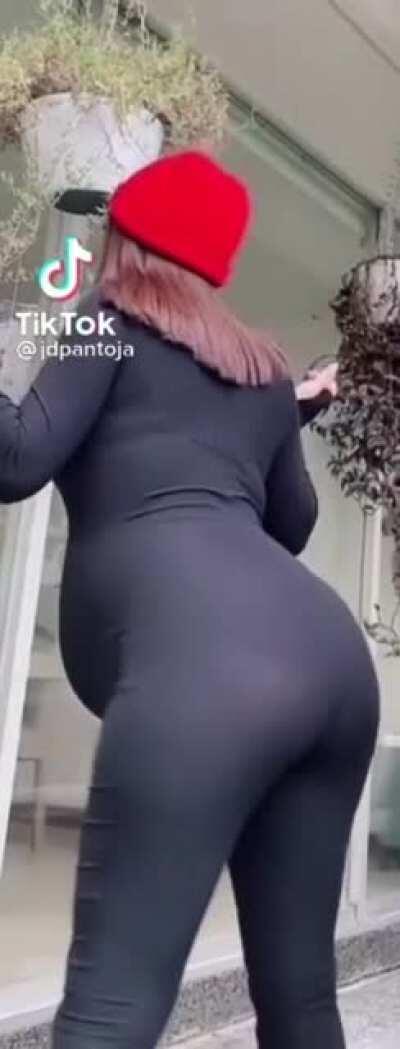 Espero les sirva el vídeo de esta perra