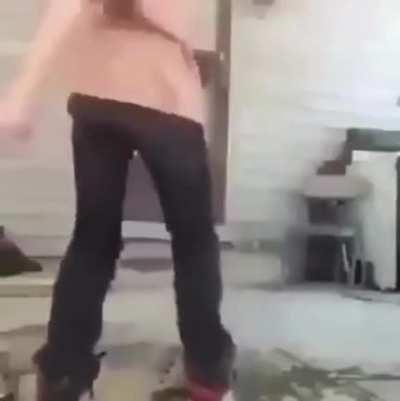 “Ma shoes un-tide”