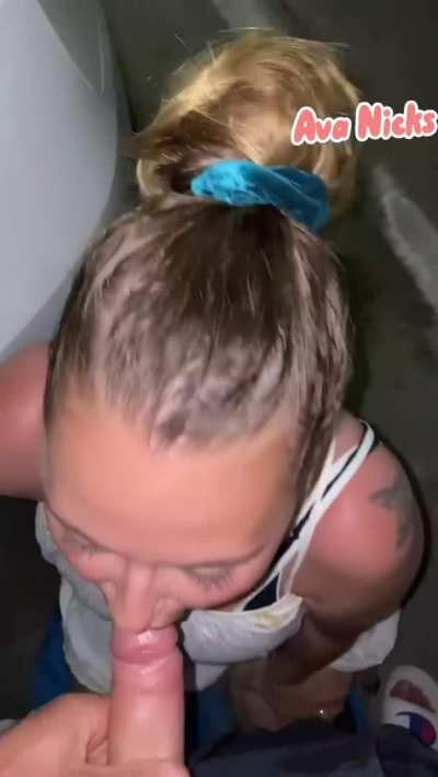 Sucking dick in a busy parking lot 😈