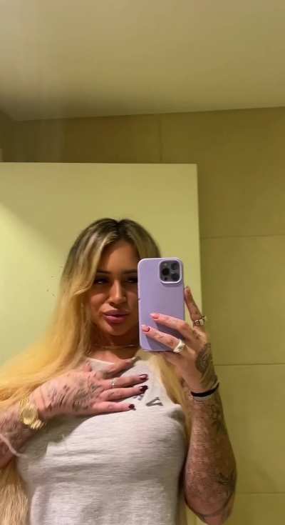 I'm alone and I need a good fuck today