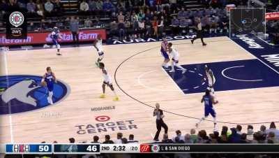 [Highlight] Paul George stuffs KAT at the rim and then follows it up with a clean oop to Zubac (@flybyknite)