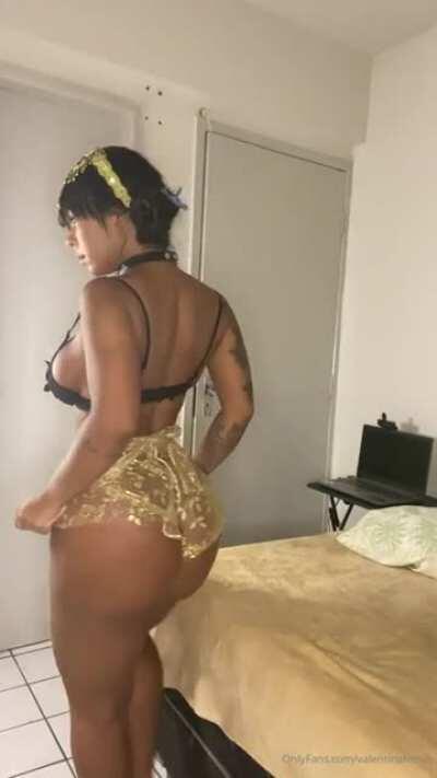 Join premium for more of this freaky thot