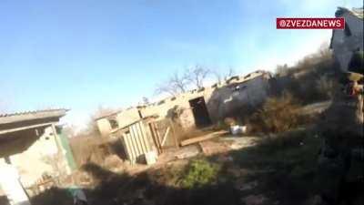 ru pov: Fighters of 155th brigade of naval infantry of Russian Pacific fleet in urban combat - Donetsk