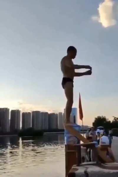 Ow ow owwww . Not the best landing 🫣 ~S~