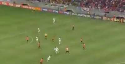 Grandes momentos do futebol brasileiro: Riascos mostrando seu faro de gol