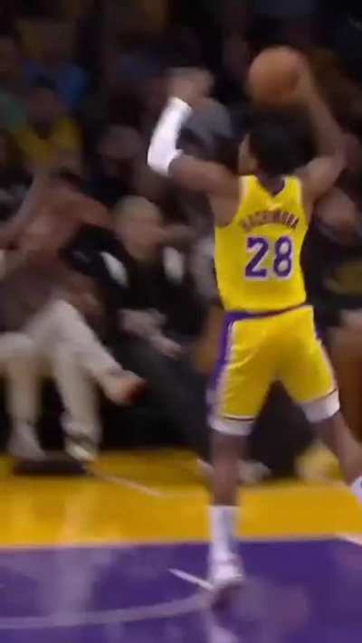 Anthony Edwards interrupts good Lakers offense