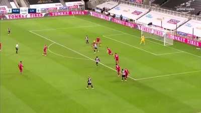 Joelinton overhead attempt vs Liverpool