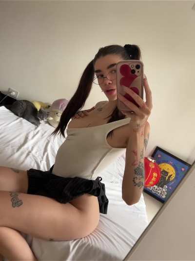 I'll be sending my private nudes clip  to anyone who say 