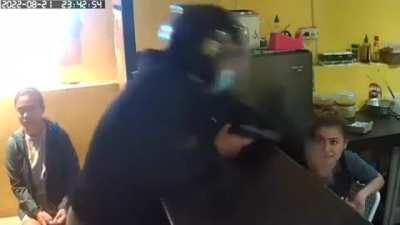 to commit robbery and be taken seriously