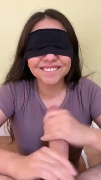 üzücü olan şey asla bir kızın bize bu kadar güzel sakso çekemeyecek olması...