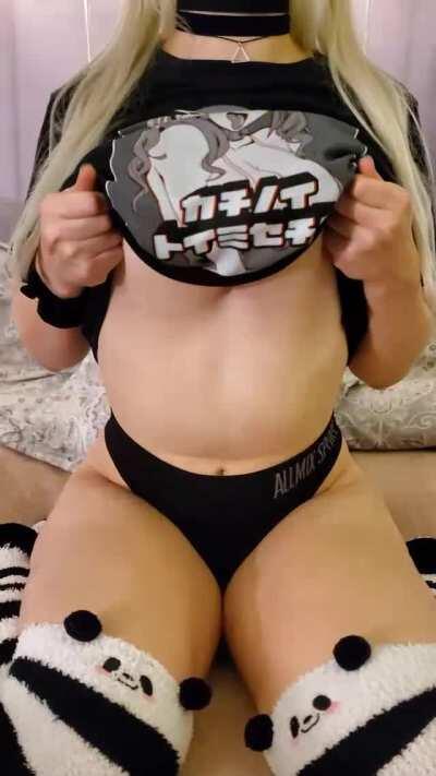 My thighs might make it obvious.. but I'm gonna reveal my tits for you anyways 😜 hope that's ok~ [Gif][OC]