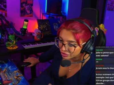 Si vous avez des rediffs plus disponible sur sa chaine Twitch venez DM, je ferai des clips pour le Subreddit