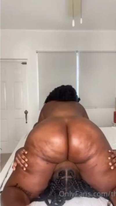 Girl On Girl Face Sitting & Riding 🐱🍑👅🤤😻😍❤️