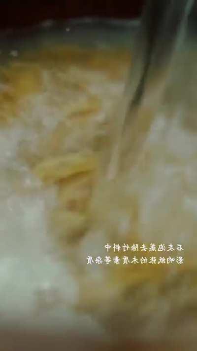 Making paper out of bamboo pulp